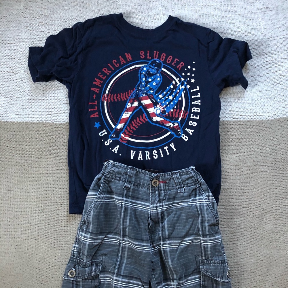 Boys outfit size M 8